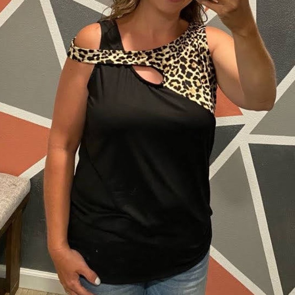 Plus size 3X Cut out shoulder NWT
